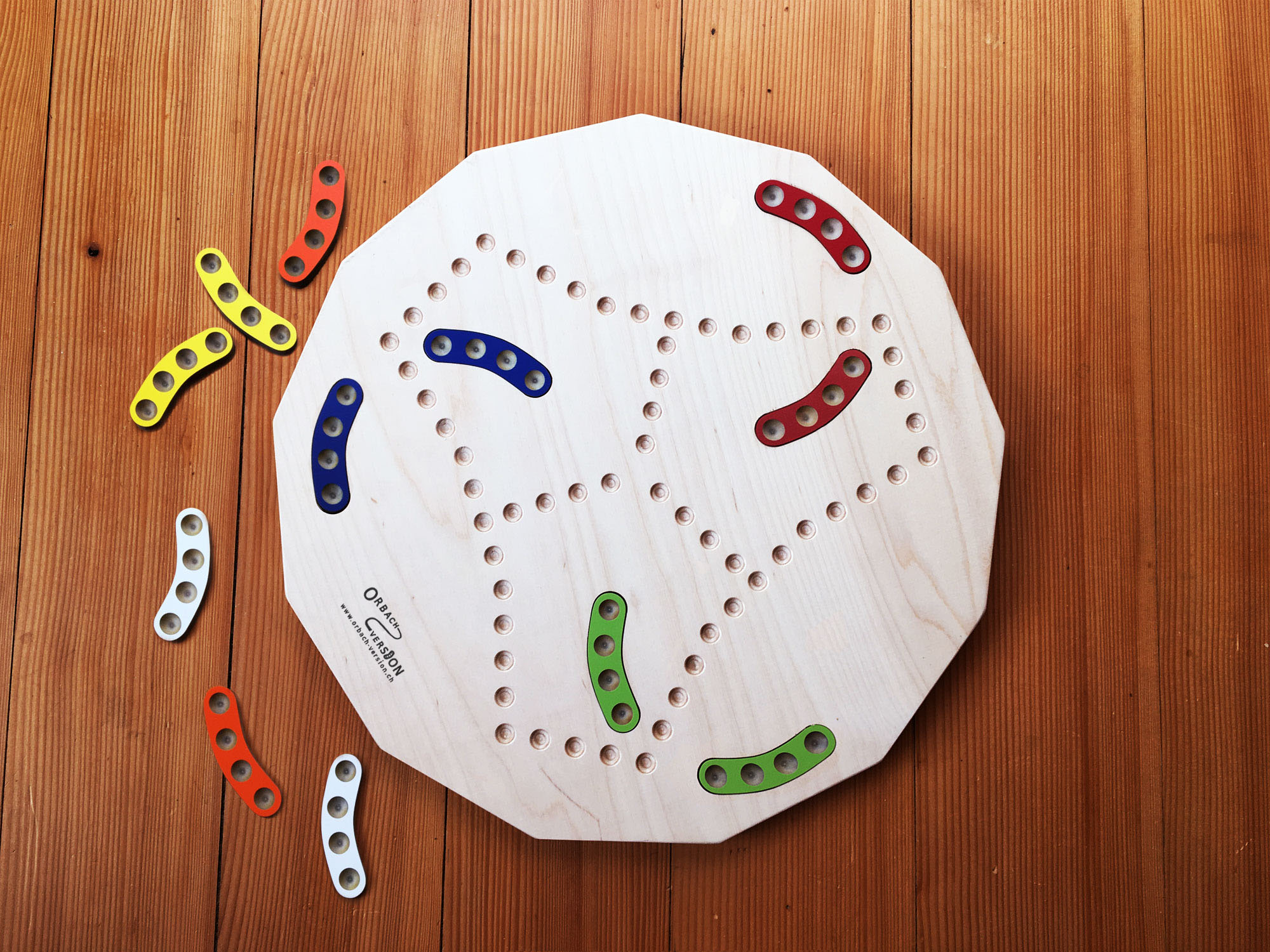 Spielbrett aus Birkensperrholz für drei Spieler