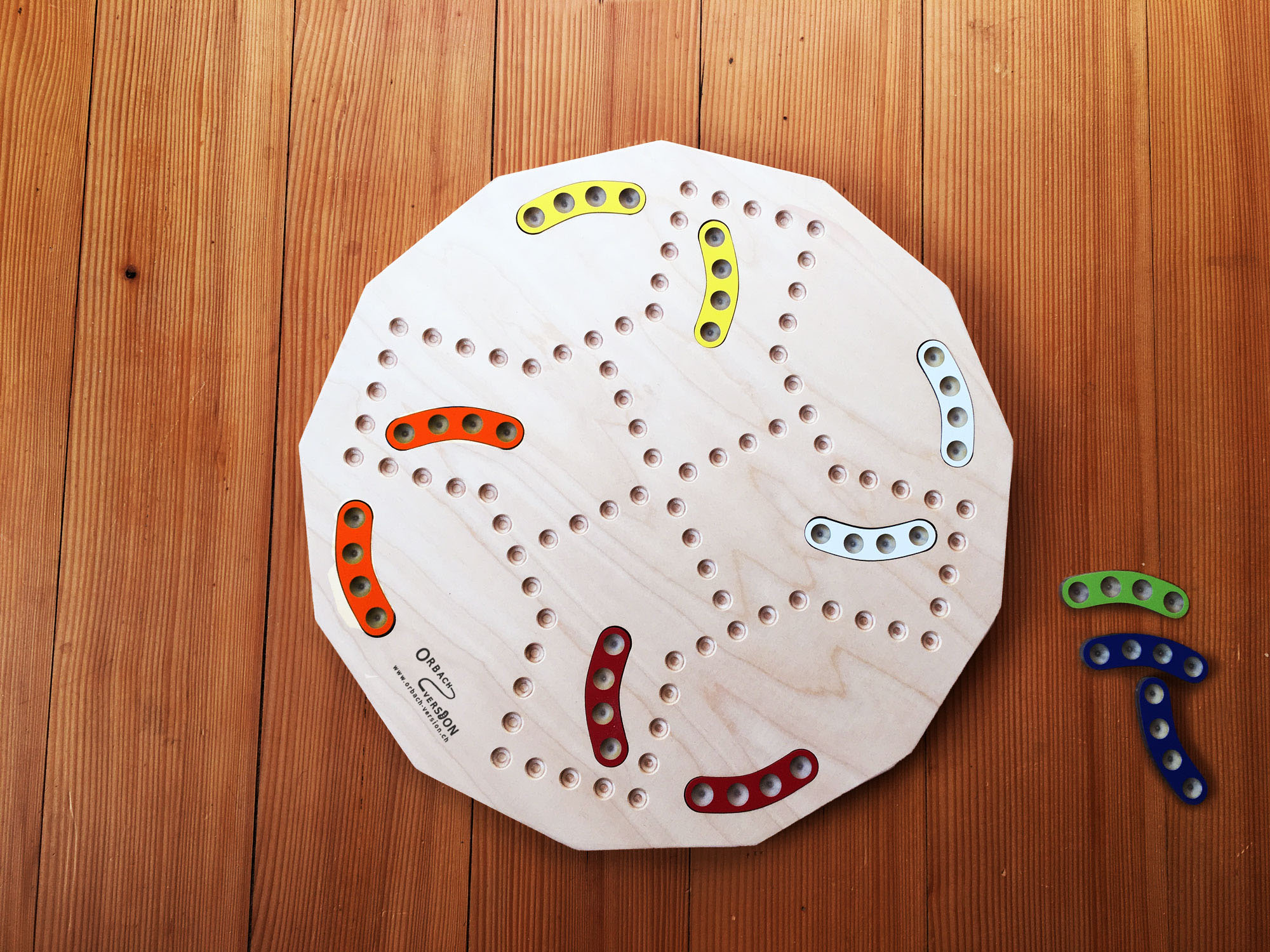 Spielbrett aus Birkensperrholz für vier Spieler